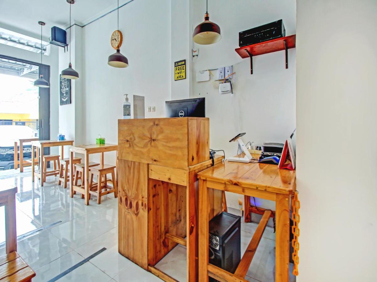 Super Oyo 90224 Palembang Residence Luaran gambar
