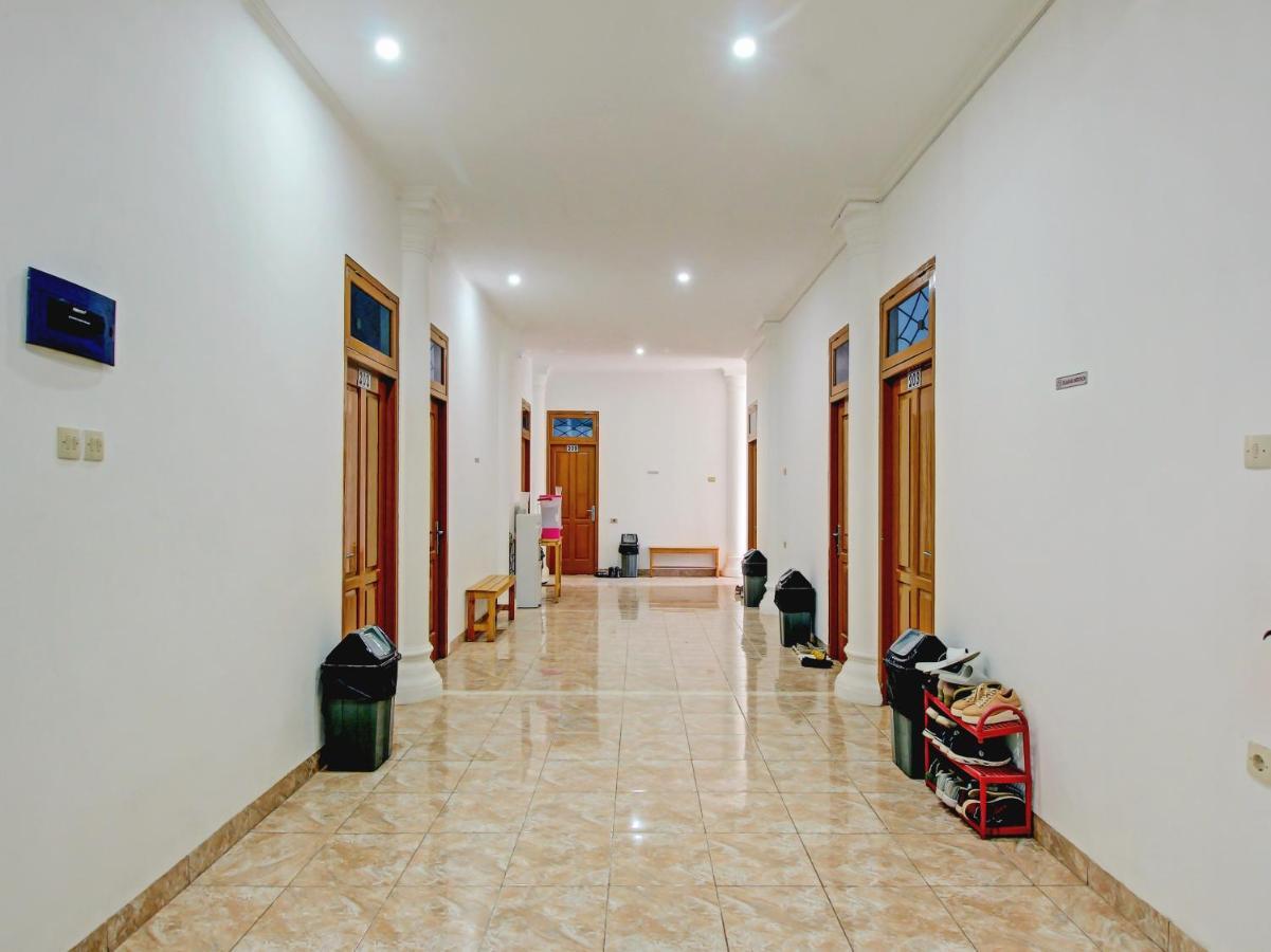Super Oyo 90224 Palembang Residence Luaran gambar
