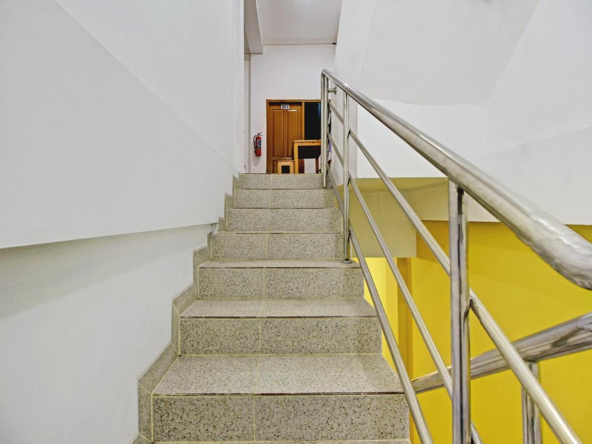 Super Oyo 90224 Palembang Residence Luaran gambar