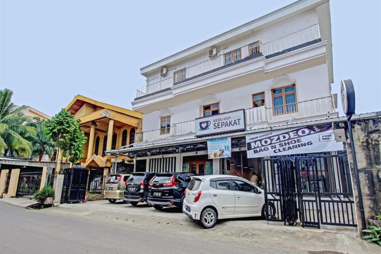 Super Oyo 90224 Palembang Residence Luaran gambar